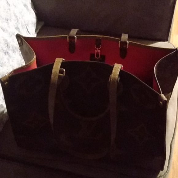 Louis Vuitton On The Go reverse label Tote - Picture 5 of 9